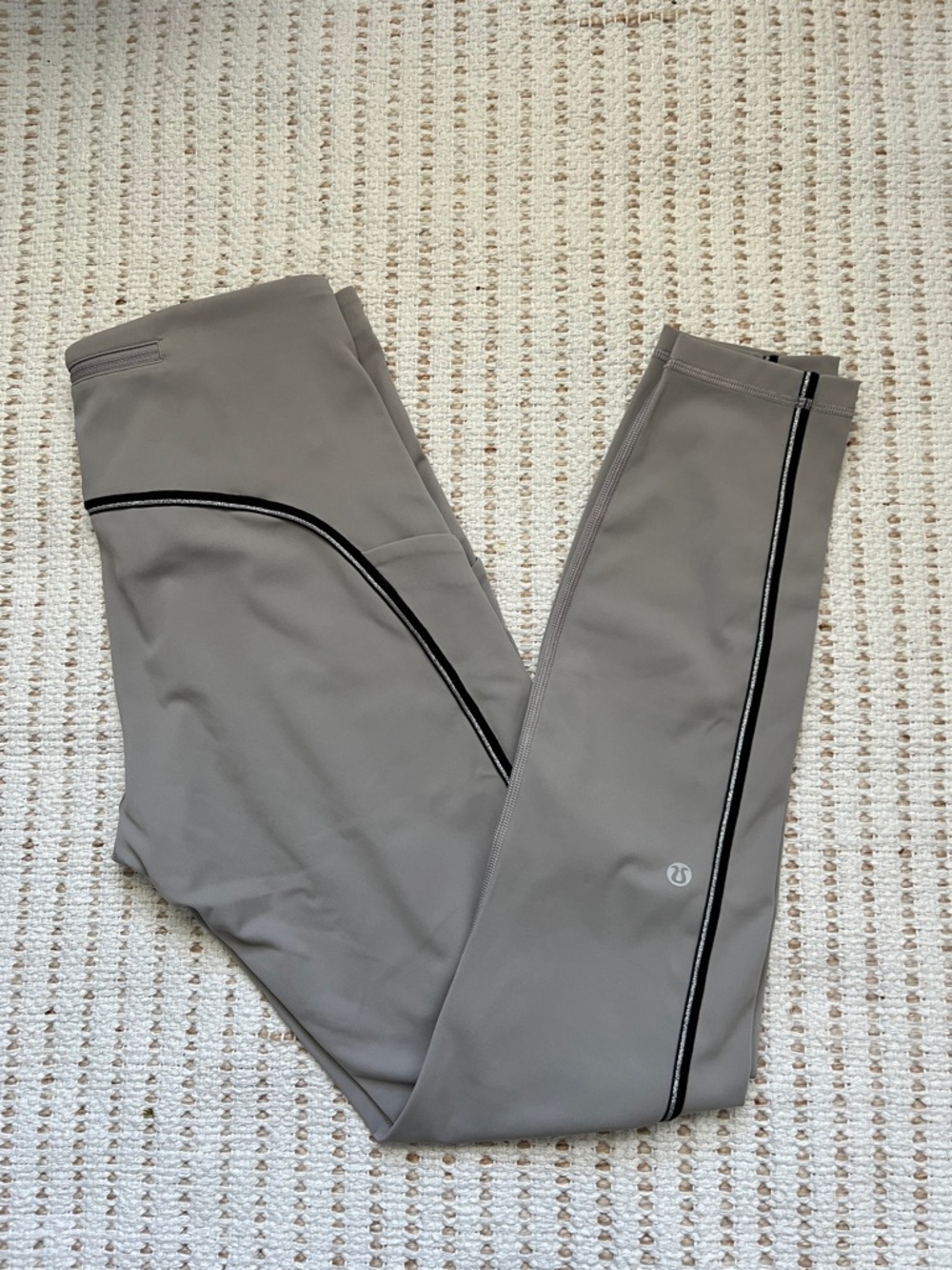 Lululemon Speed Up Tight * Metallic 28" Dark Chrome Size 8 Gray